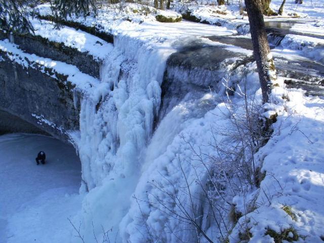 Le Jura En Toutes Saisons Piscine, Spa, Location Vtt, Balades 2Cv, Climatisation Bonlieu ภายนอก รูปภาพ